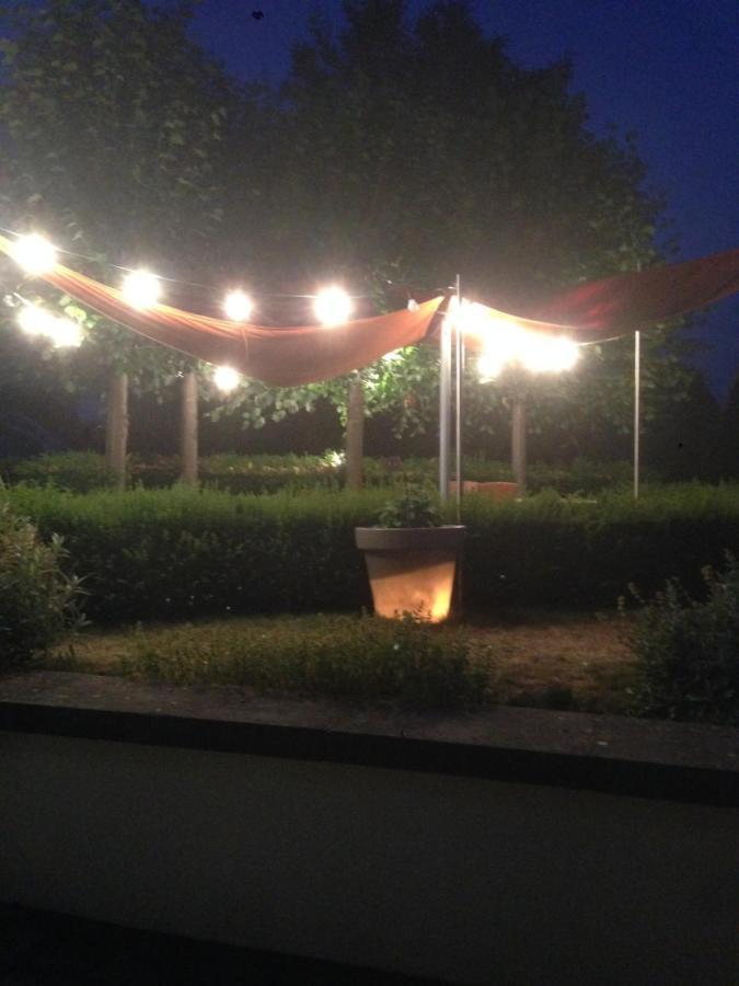 Le Castel Hotel Fosses-La-Ville ภายนอก รูปภาพ