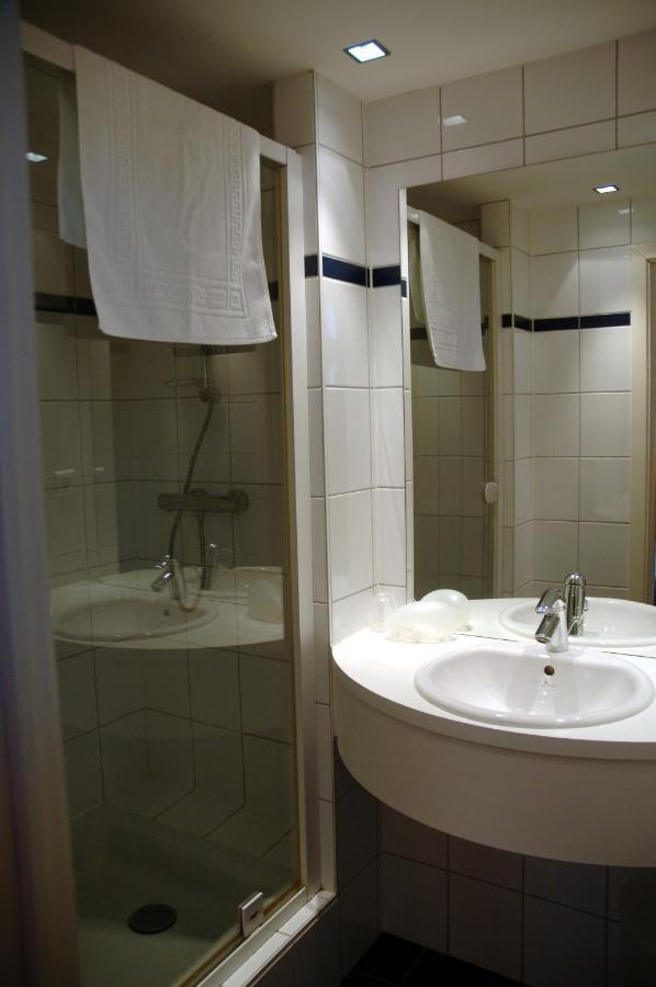 Le Castel Hotel Fosses-La-Ville ภายนอก รูปภาพ